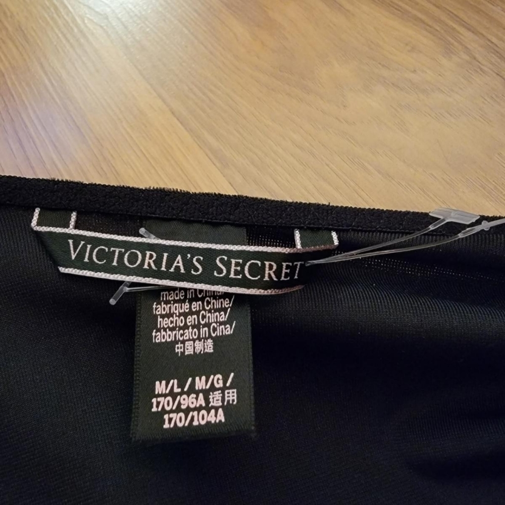 Victoria's Secret Long Sleeve Thong Bodysuit - Picture 5 of 6
